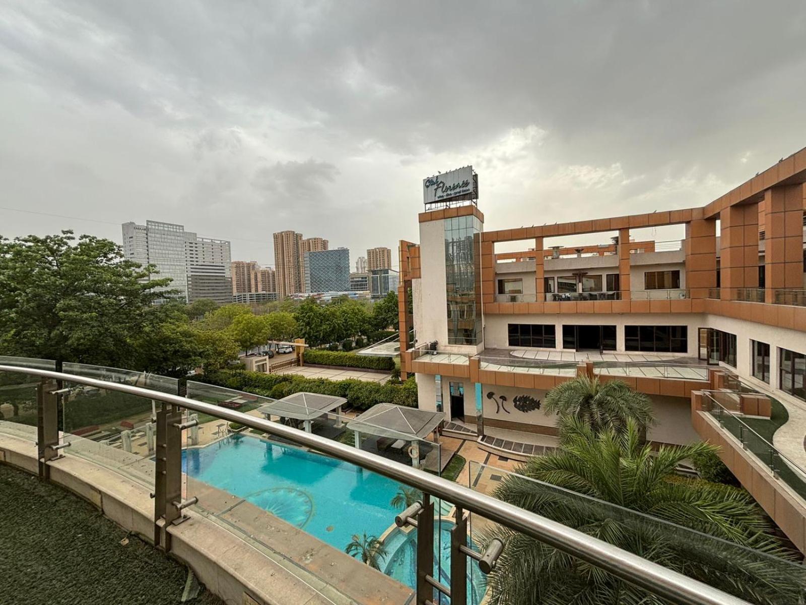 Club Florence Gurgaon Esterno foto