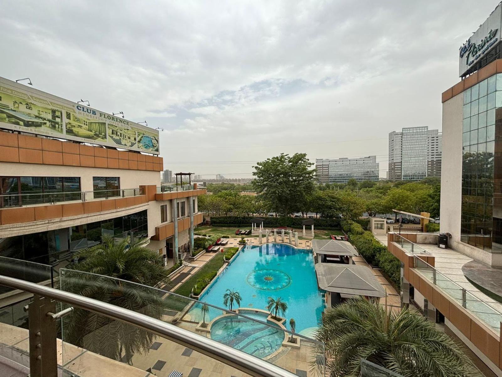 Club Florence Gurgaon Esterno foto
